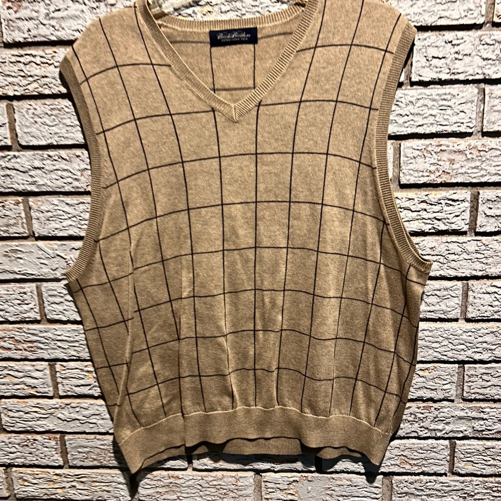 Brooks Brothers Tan Windowpane Check V-Neck Sweater Vest Mens‎ L Preppy Layering
